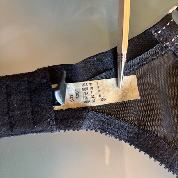 Chantelle Rive Gauche Lace Black Underwire Bra 32DDD - Picture 8 of 13